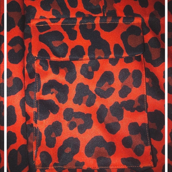 ON SALE 🐆❤️ RED LEOPARD PRINT BLAZER!! - Picture 4 of 4